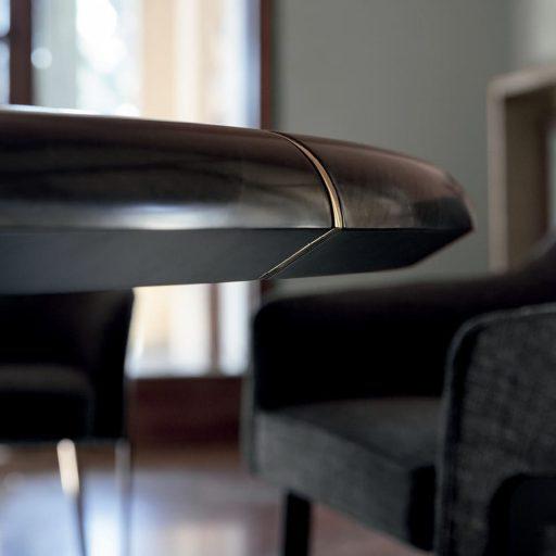 Oliver-round-table-1920x1080-4-1024x576-xxxb