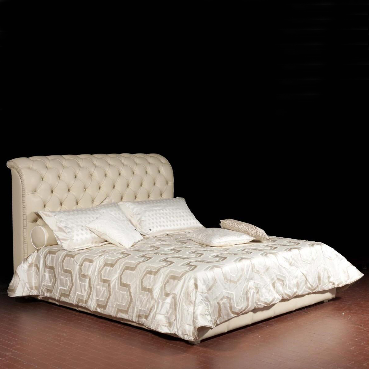 MANT: Parisienne Bed