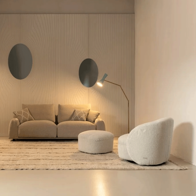 mantellassi-divano-paloma-2-posti-tessuto-beige-chiaro-ambientato-1024x683-xxx